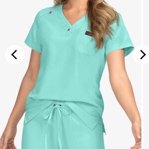 Betsey Johnson Rosemary 1-Pocket STRETCH Y-Neck Scrub Top Fresh Mint Teal